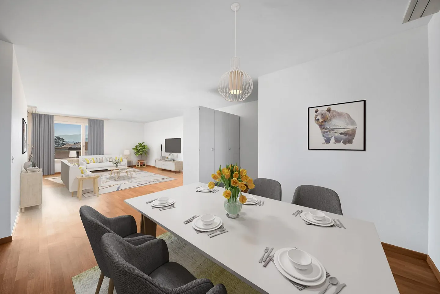 Attractive apartment in a central location - Photo 2 of 13