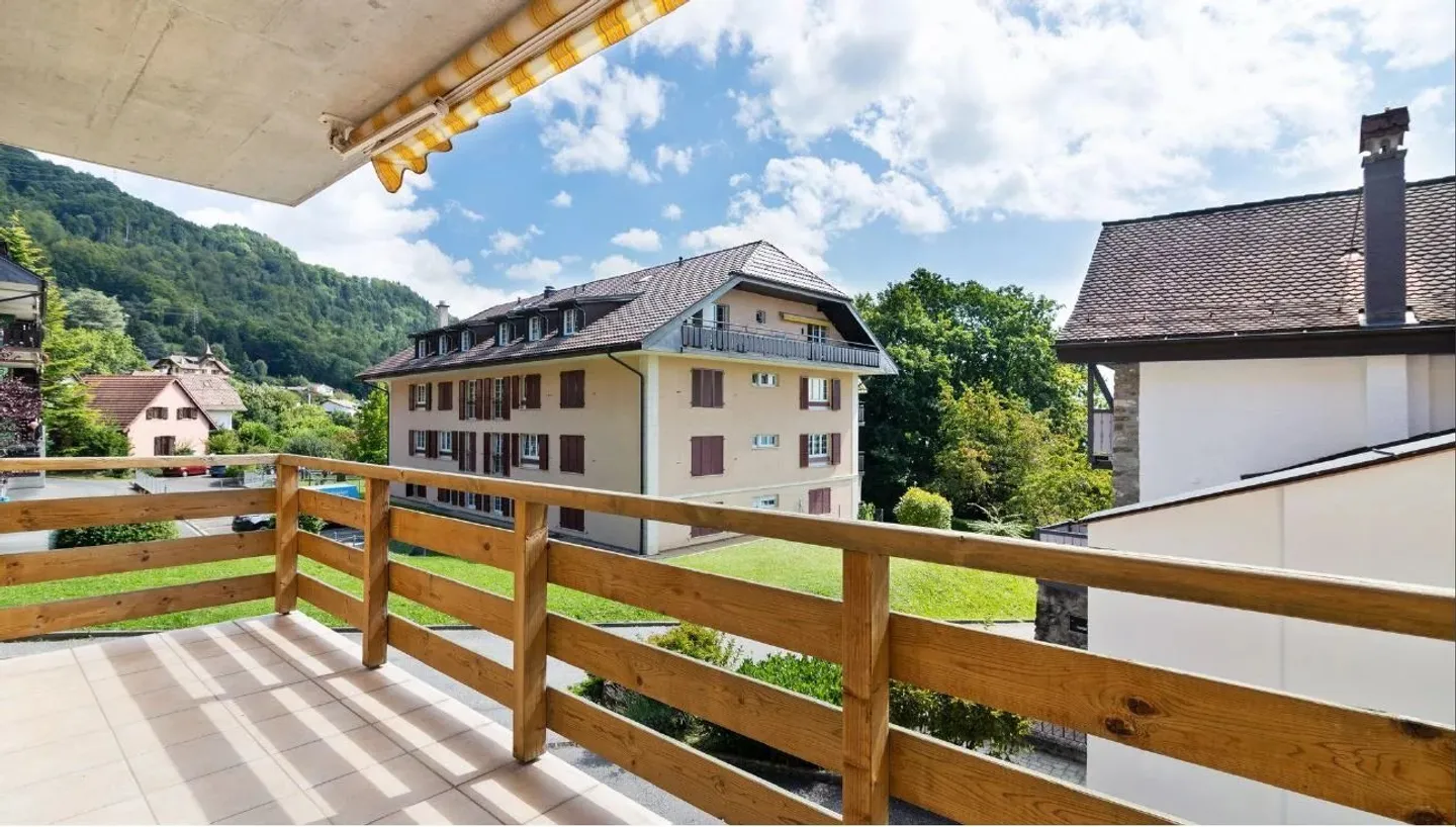 Große 4,5-Zimmer-Wohnung im Obergeschoss mit Balkon - Foto 1 von 12