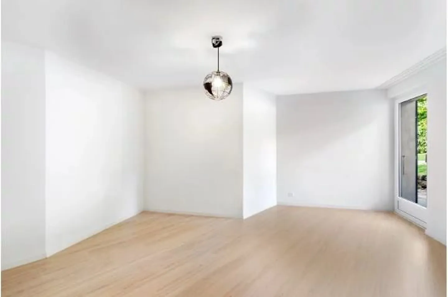 Große 4,5-Zimmer-Wohnung im Obergeschoss mit Balkon - Foto 4 von 12