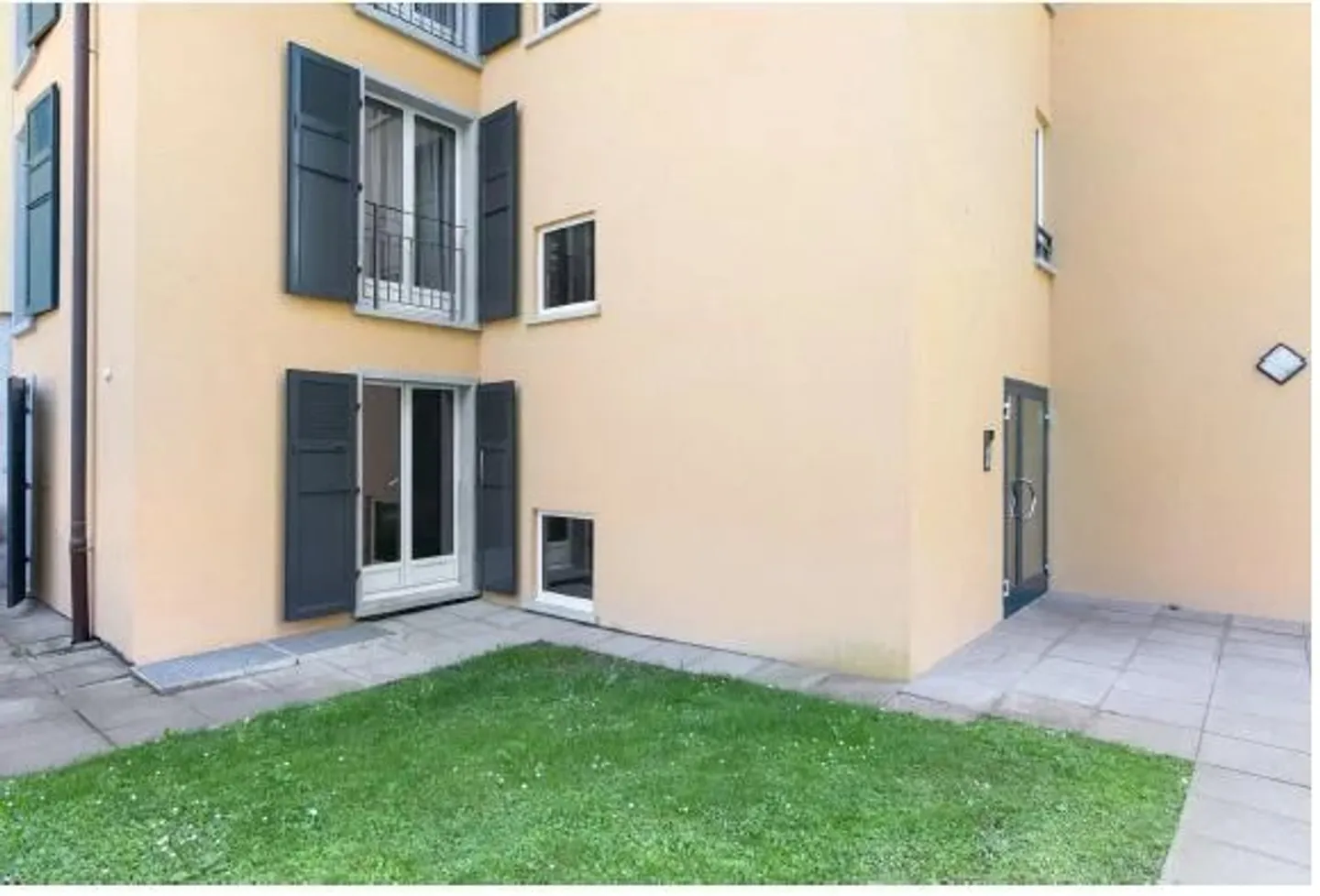 Große 4,5-Zimmer-Wohnung im Obergeschoss mit Balkon - Foto 9 von 12