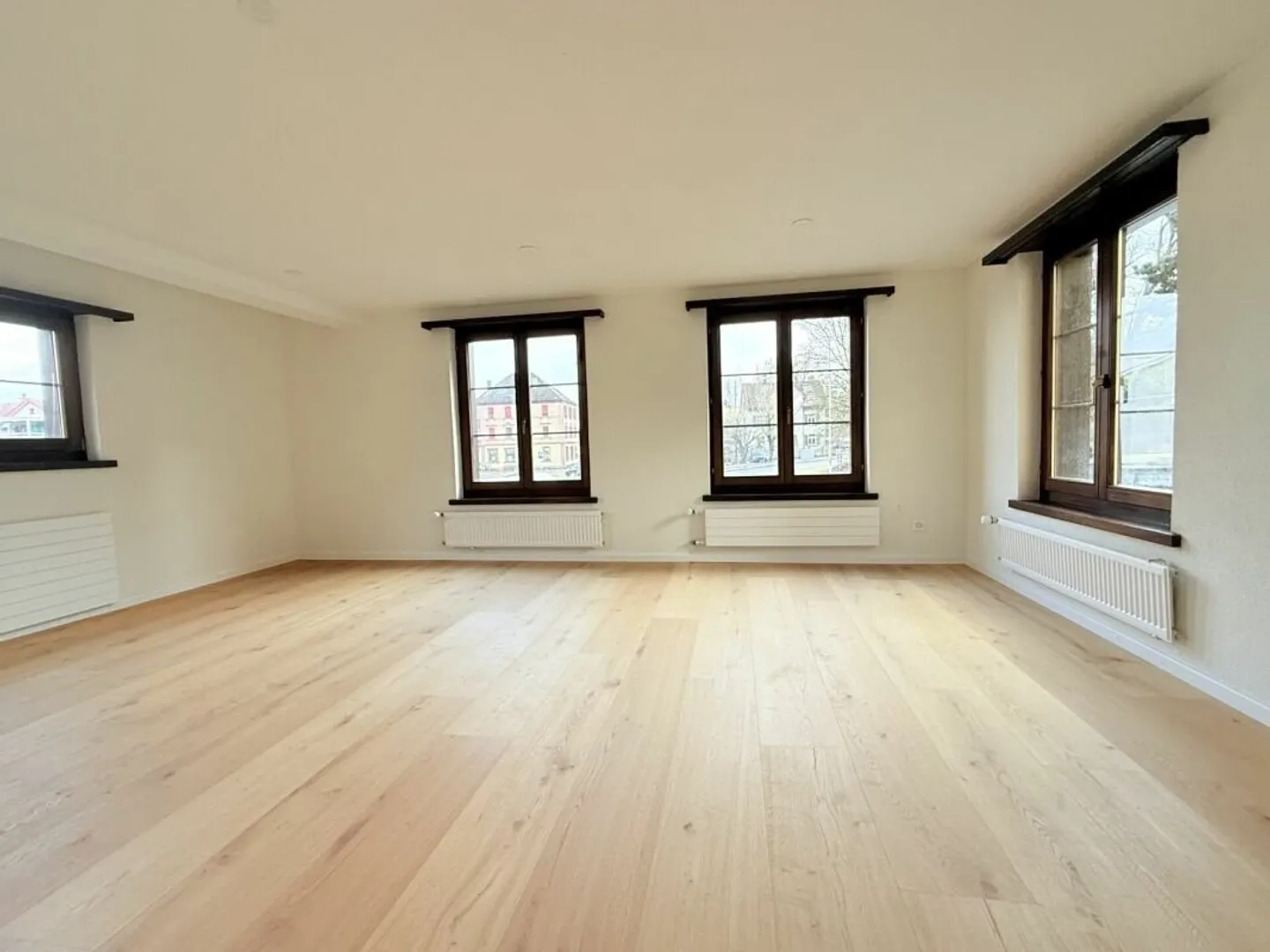 A CHARMING HOME - Photo 5 of 10