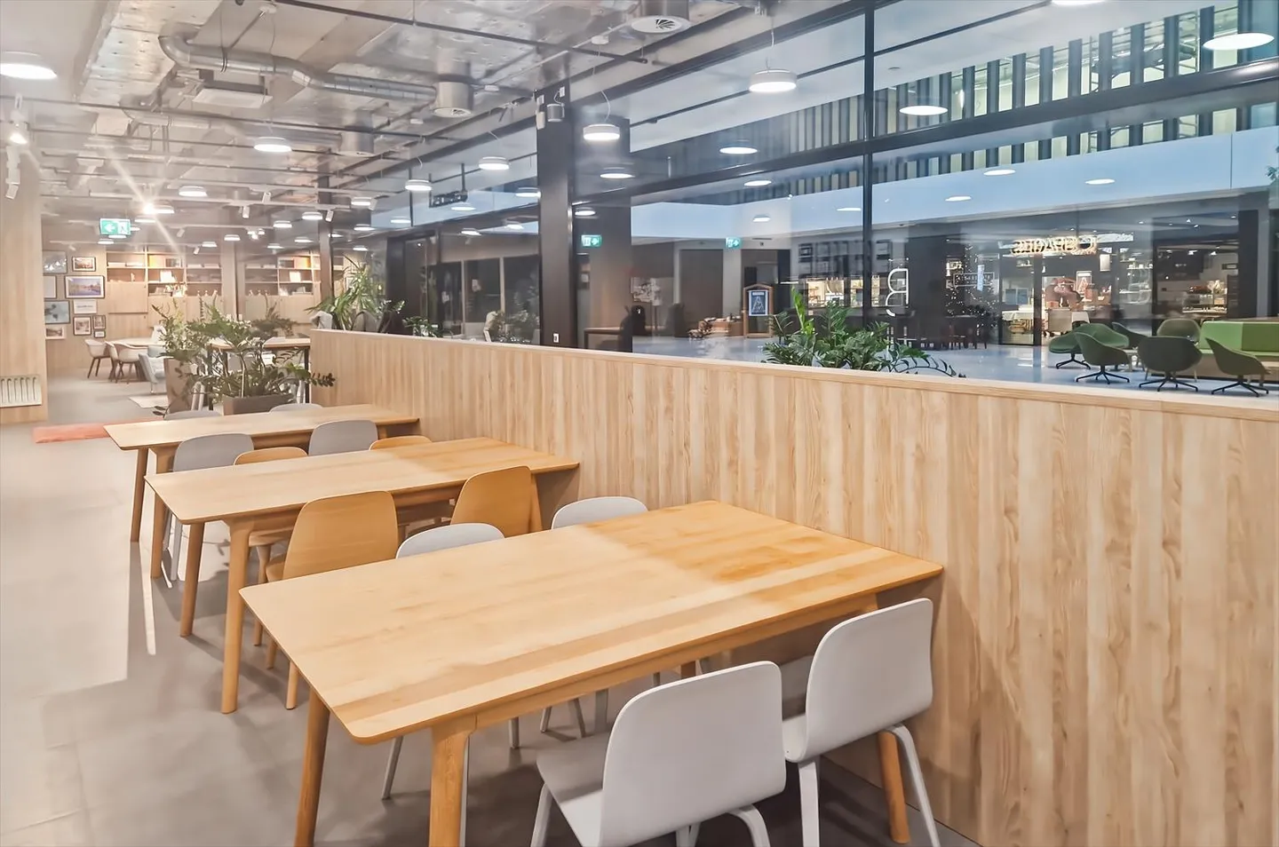 Bureaux sur mesure, de rêve pour 5 personnes dans l'Espace Ambassador House - Photo 6 sur 7