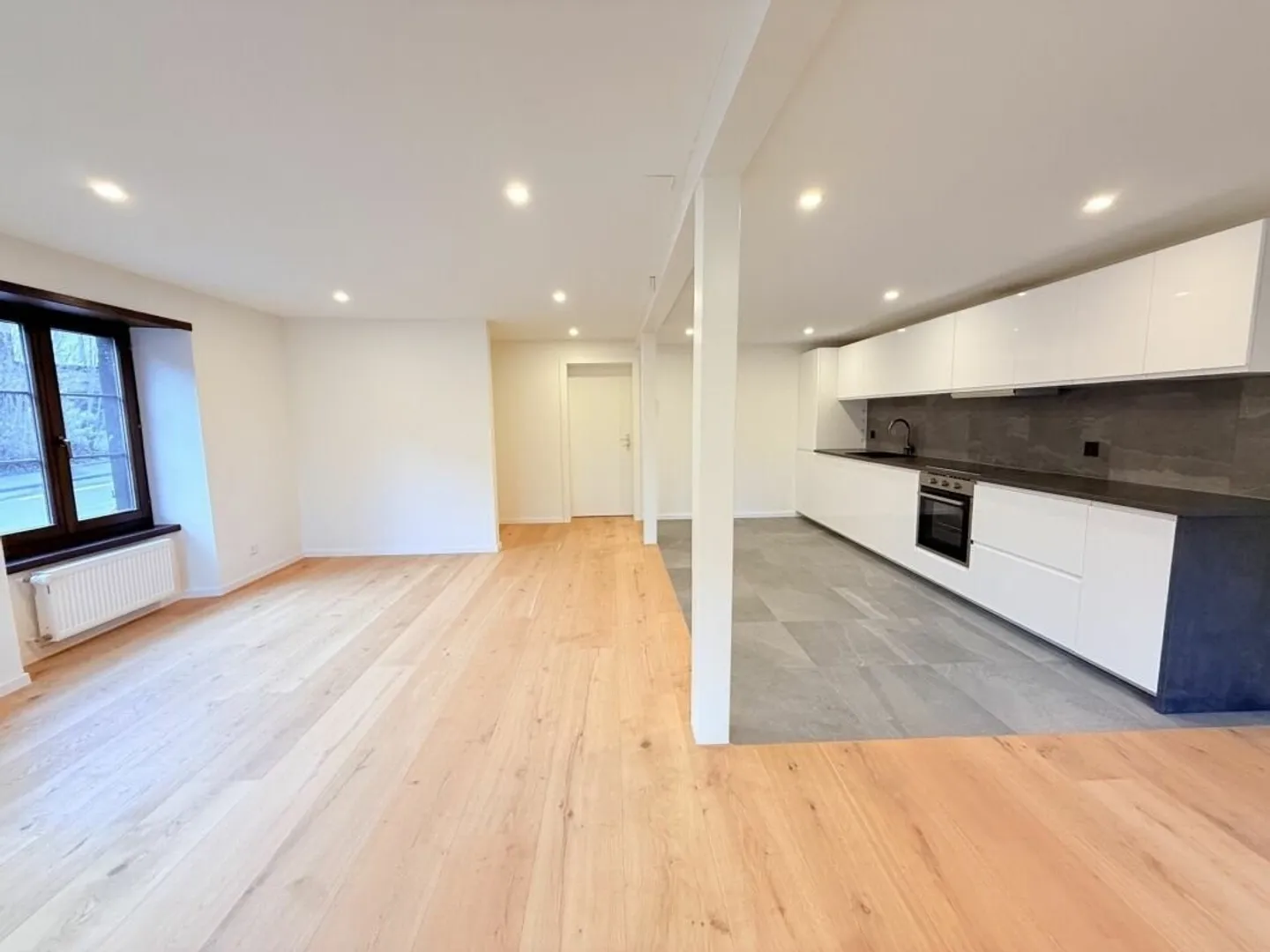 A CHARMING HOME - Photo 7 of 10