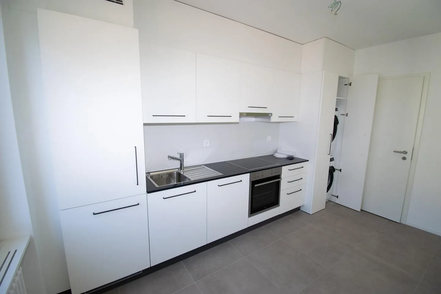 Première location après rénovation totale / Emplacement central - Photo 2 sur 10