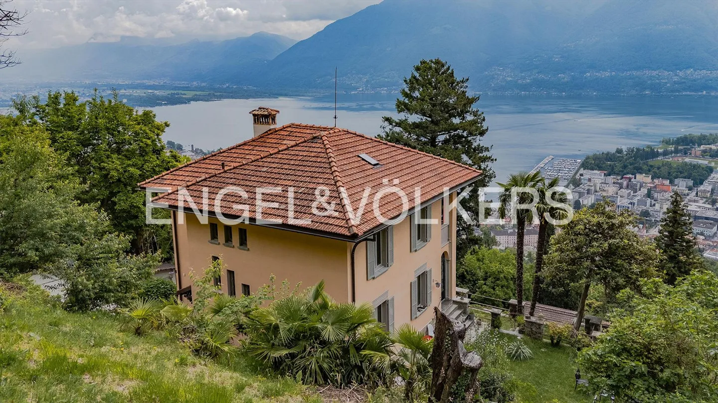 Tessiner Herrenhaus mit grossem Grundstück und Seeblick (79) - Foto 3 von 12