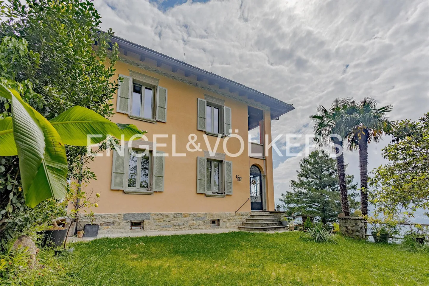 Tessiner Herrenhaus mit grossem Grundstück und Seeblick (79) - Foto 4 von 12