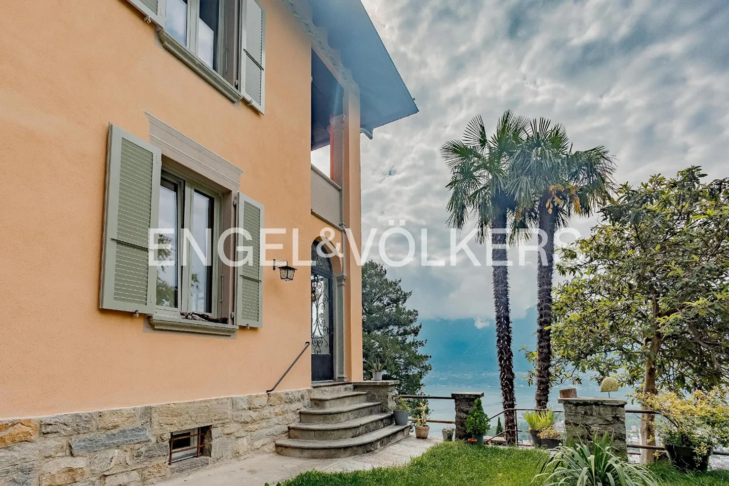 Tessiner Herrenhaus mit grossem Grundstück und Seeblick (79) - Foto 6 von 12