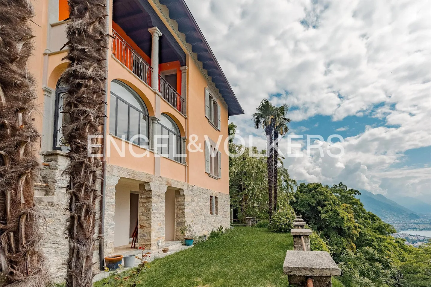Tessiner Herrenhaus mit grossem Grundstück und Seeblick (79) - Foto 7 von 12