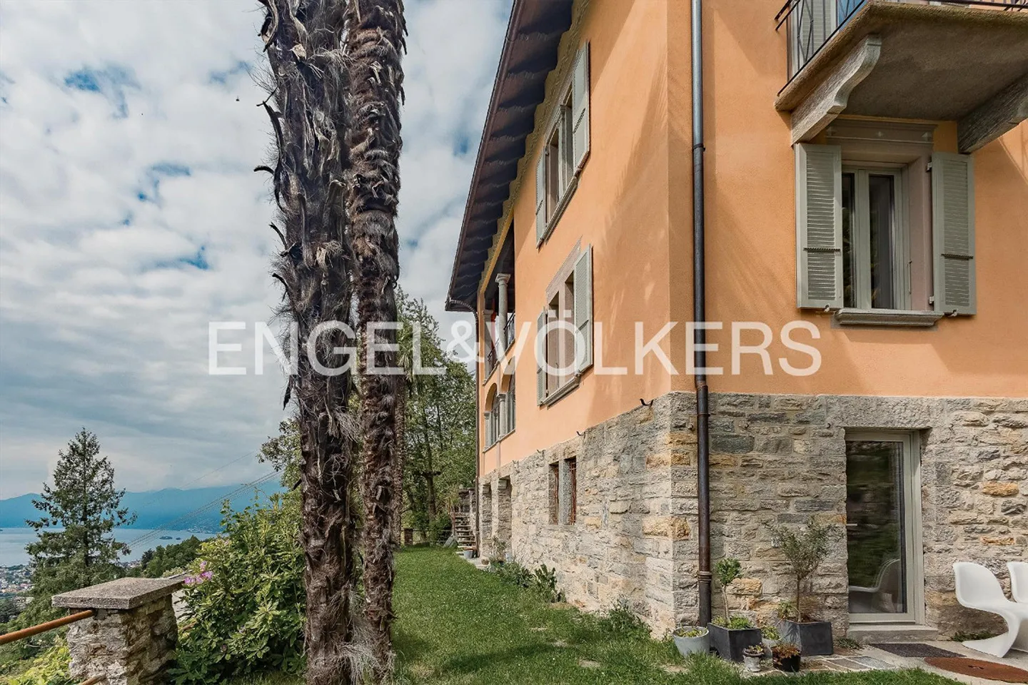 Tessiner Herrenhaus mit grossem Grundstück und Seeblick (79) - Foto 8 von 12