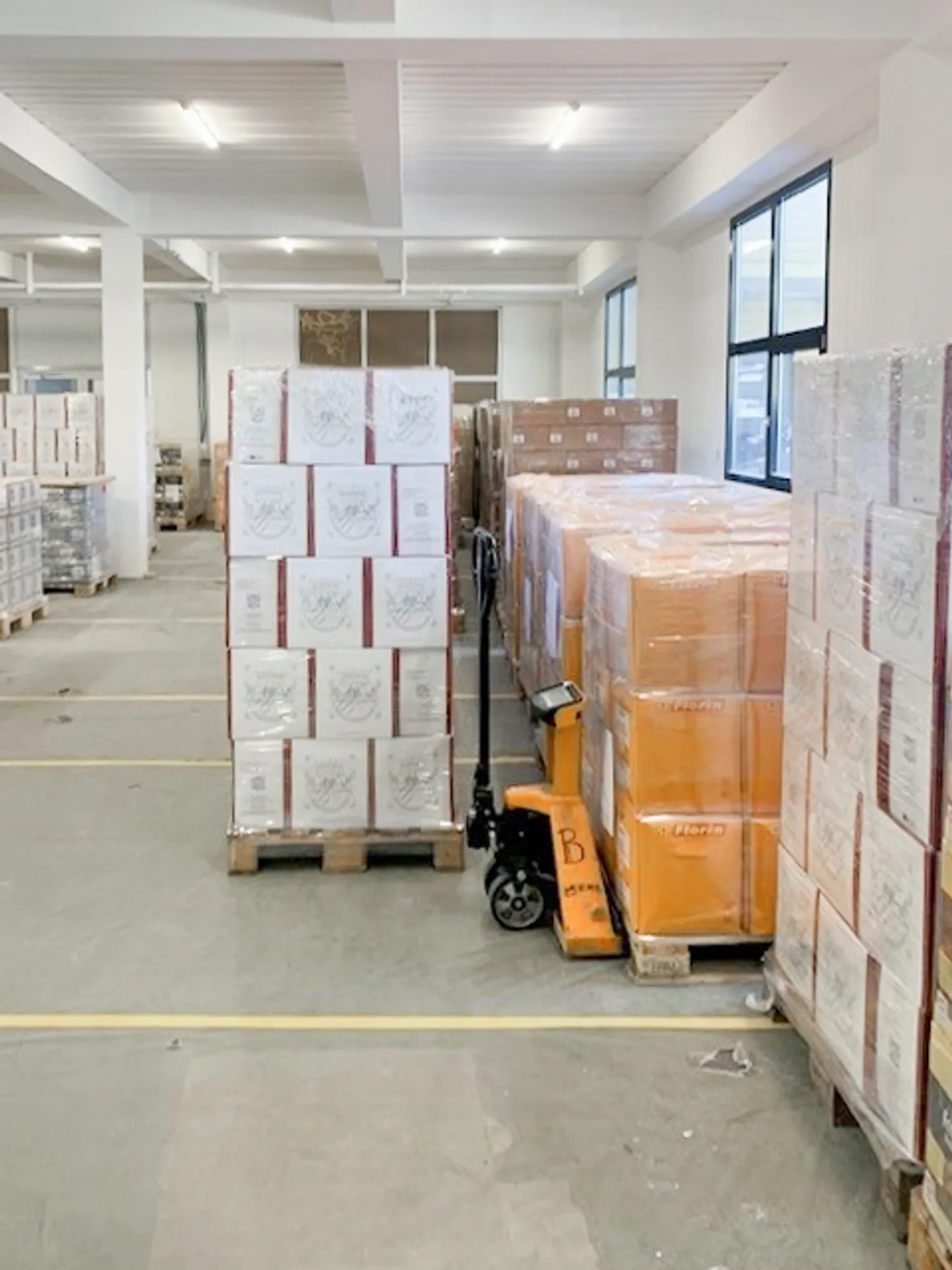 125 m2 Gewerbefläche im Zentrum der Z.I. von Plan-les-Ouates - Foto 8 von 9