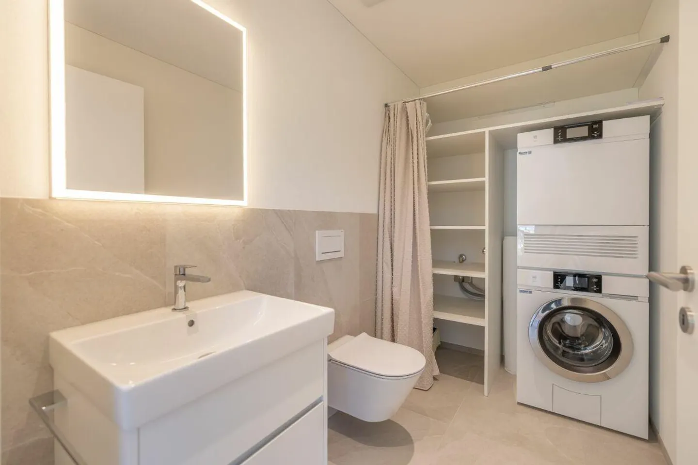 Prima occupazione | Appartamento 3.5 locali nel centro di Glarona - Foto 11 di 14