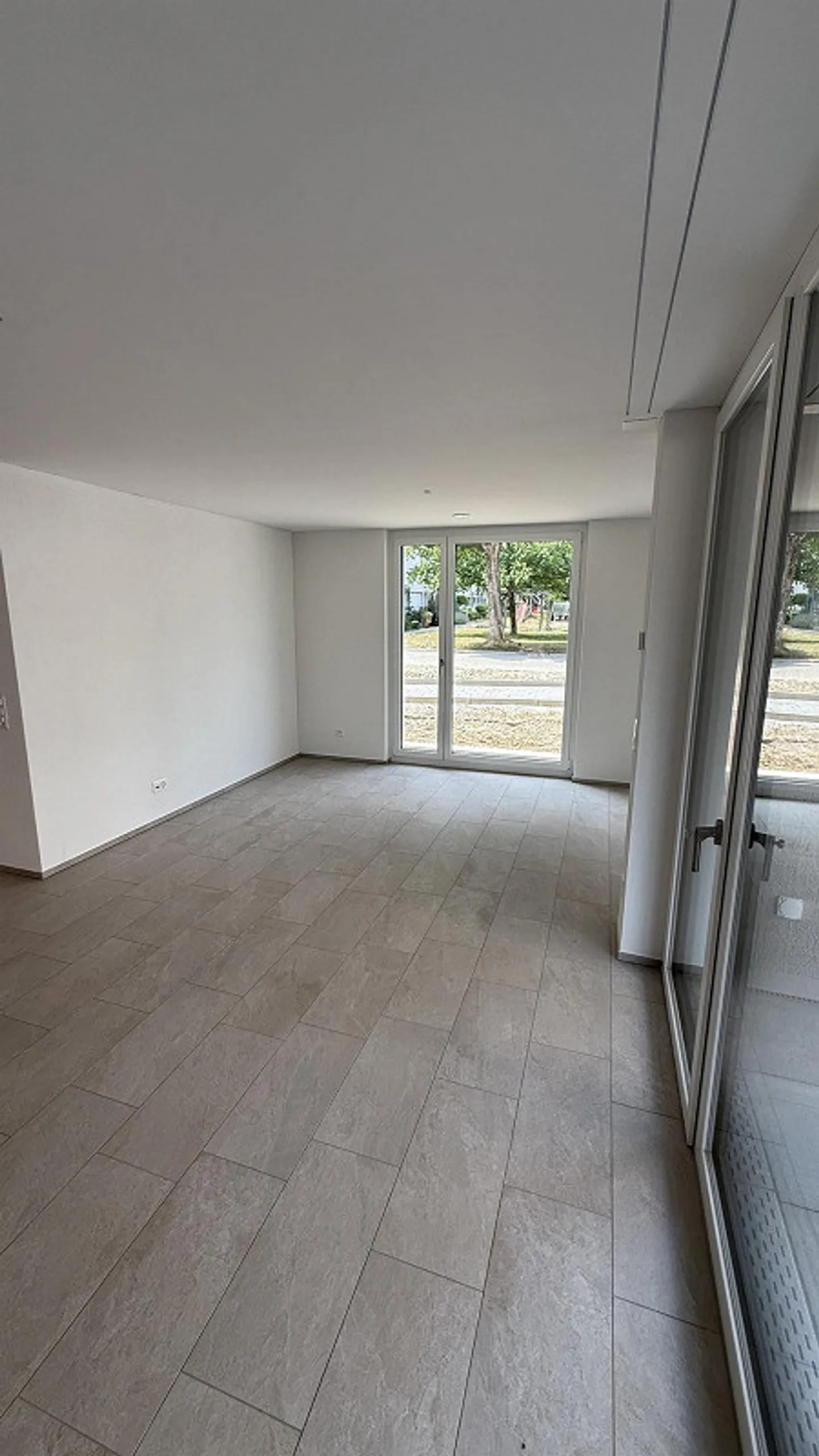 Appartement de jardin 2,5 pièces dans un nouveau bâtiment avec jardin privé de 42 m² - première occupation - Photo 10 sur 16