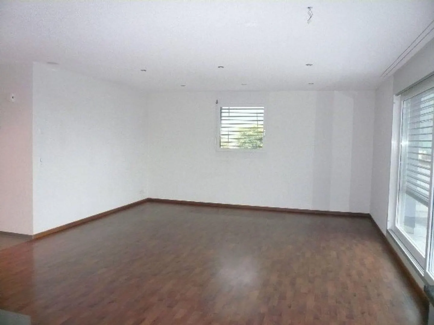 Beautiful 3.5 Room Penthouse Apartment in a Central Location - Photo 5 of 9