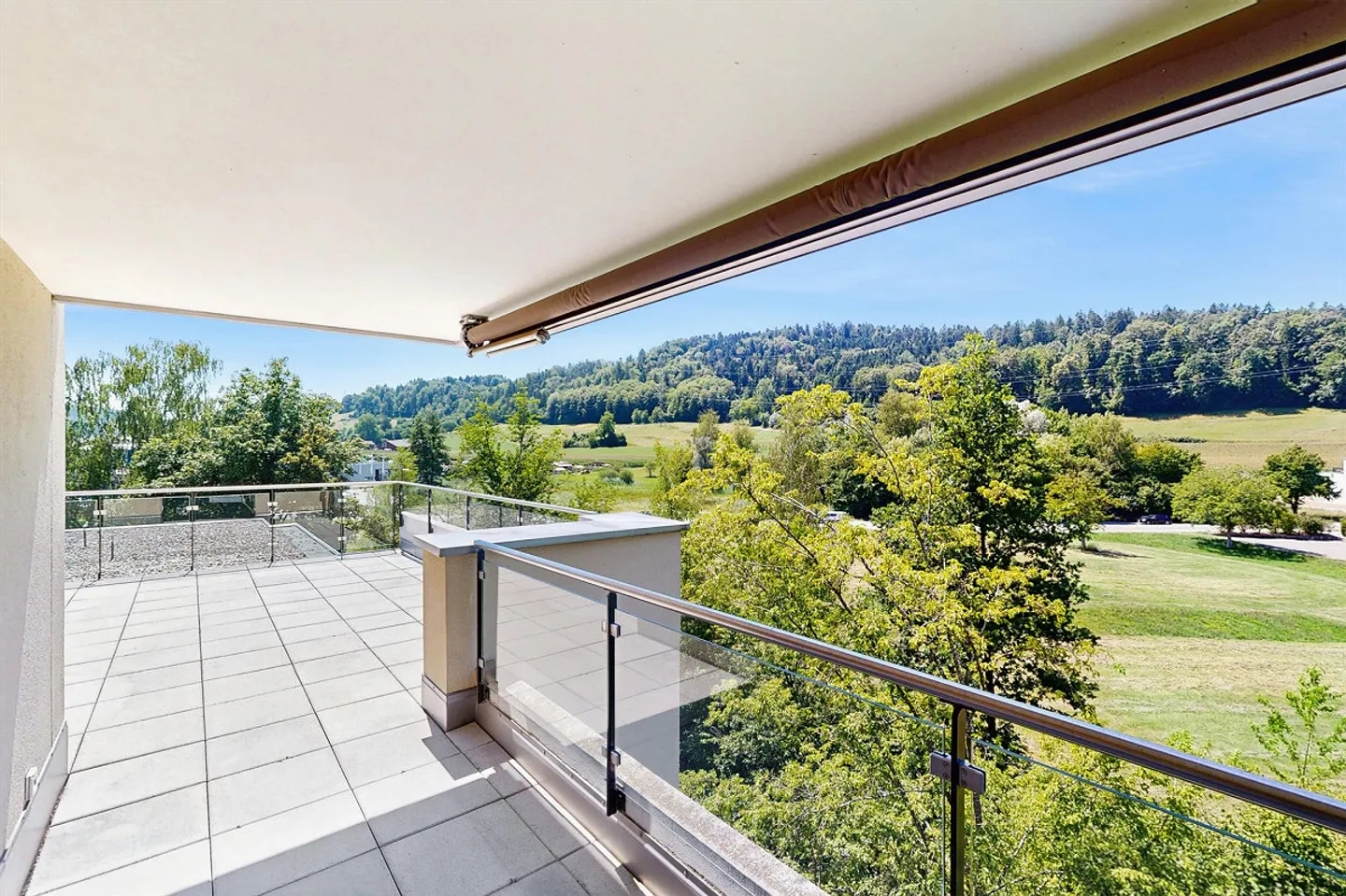 Summer Special: Move in now and receive a CHF 1,000 moving voucher - Photo 3 of 13