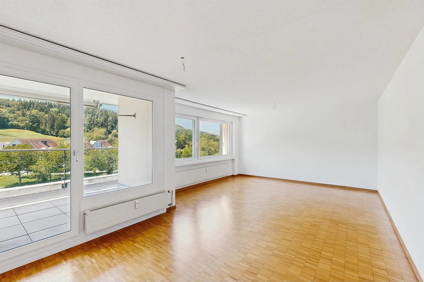 Summer Special: Move in now and receive a CHF 1,000 moving voucher - Photo 5 of 13