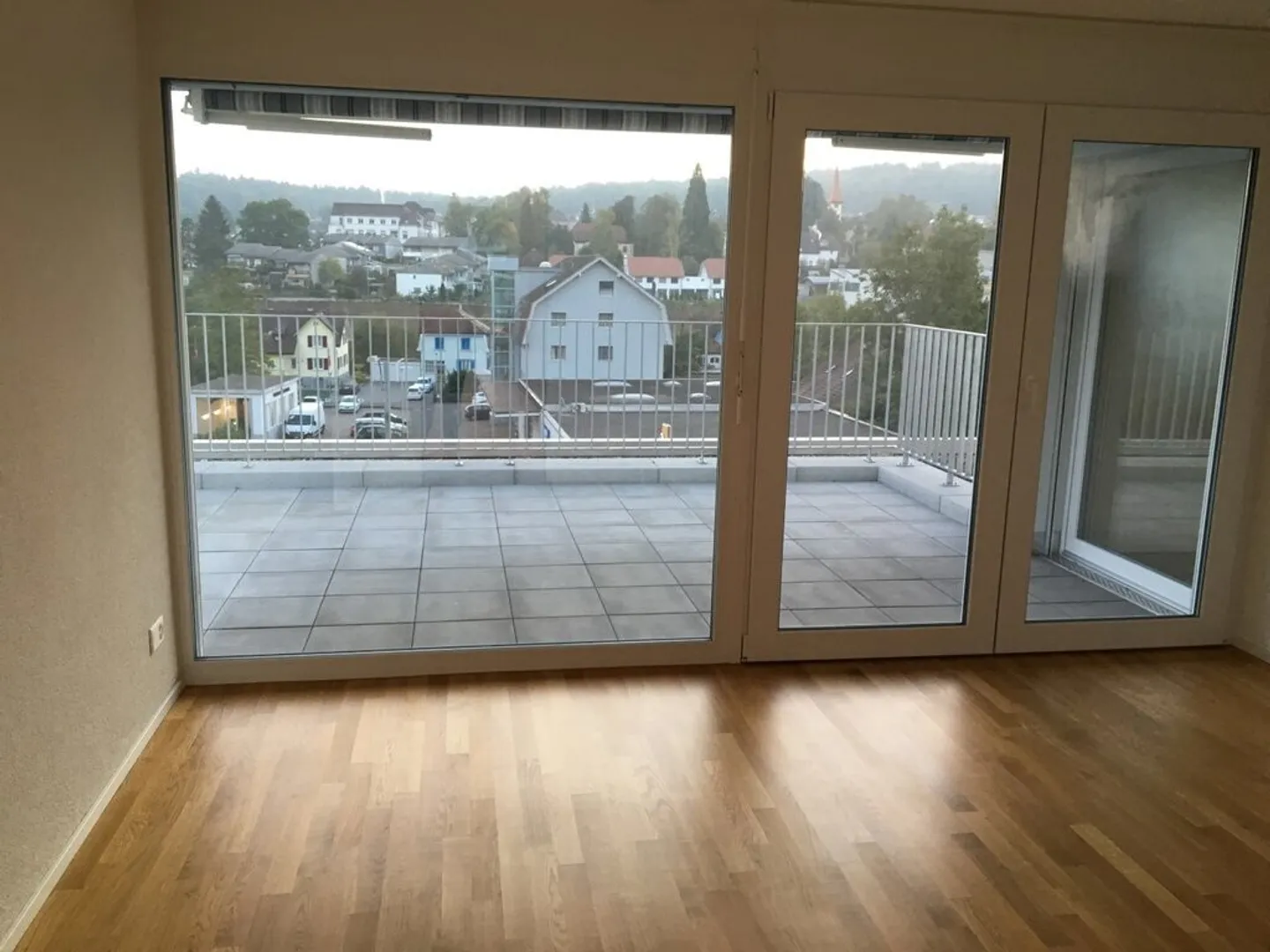 Modernes Apartment mit zwei Terrassen - Foto 3 von 10