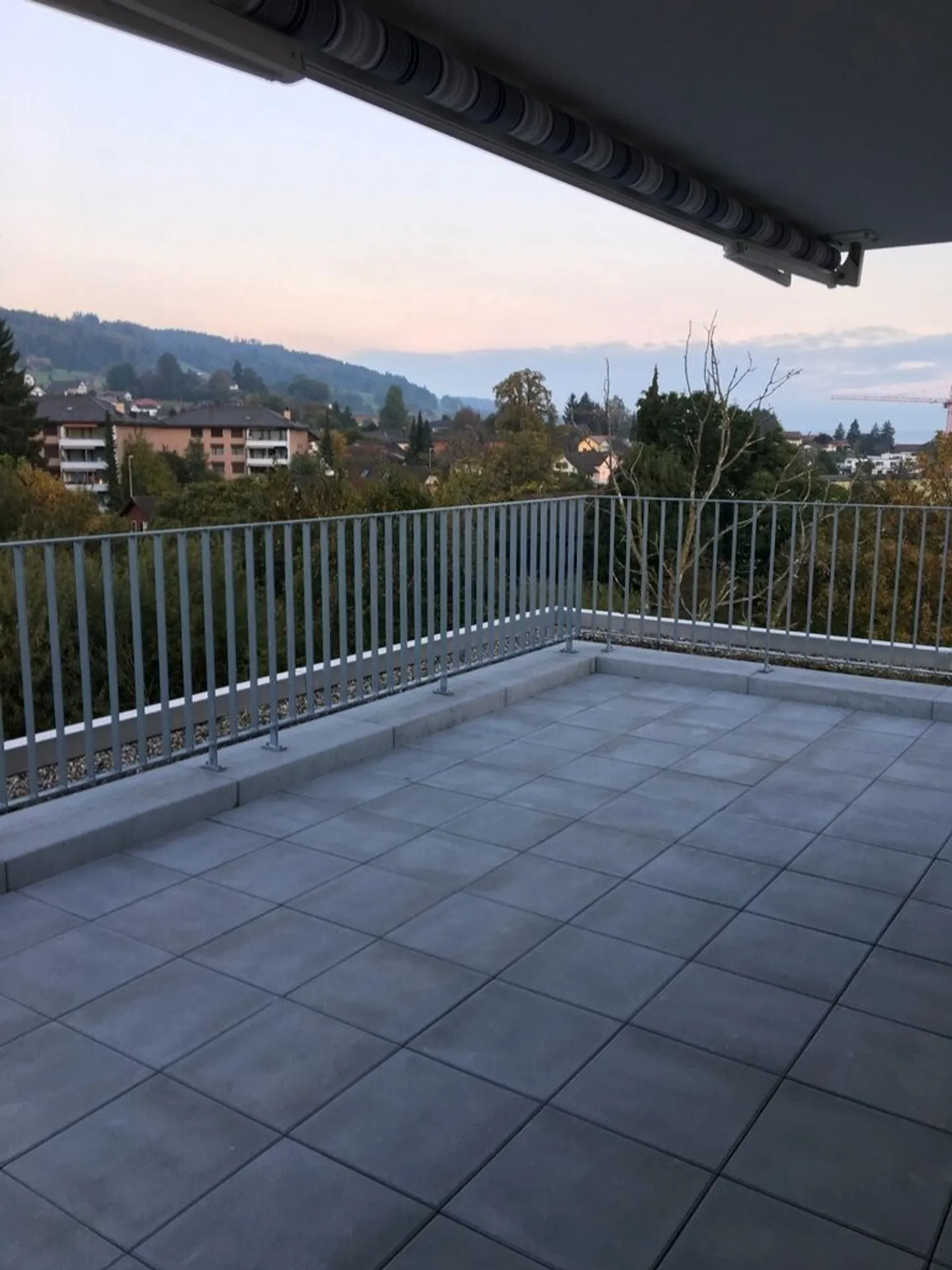Modernes Apartment mit zwei Terrassen - Foto 9 von 10