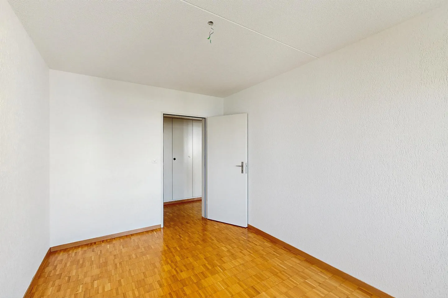 Summer Special: Move in now and receive a CHF 1,000 moving voucher - Photo 9 of 13