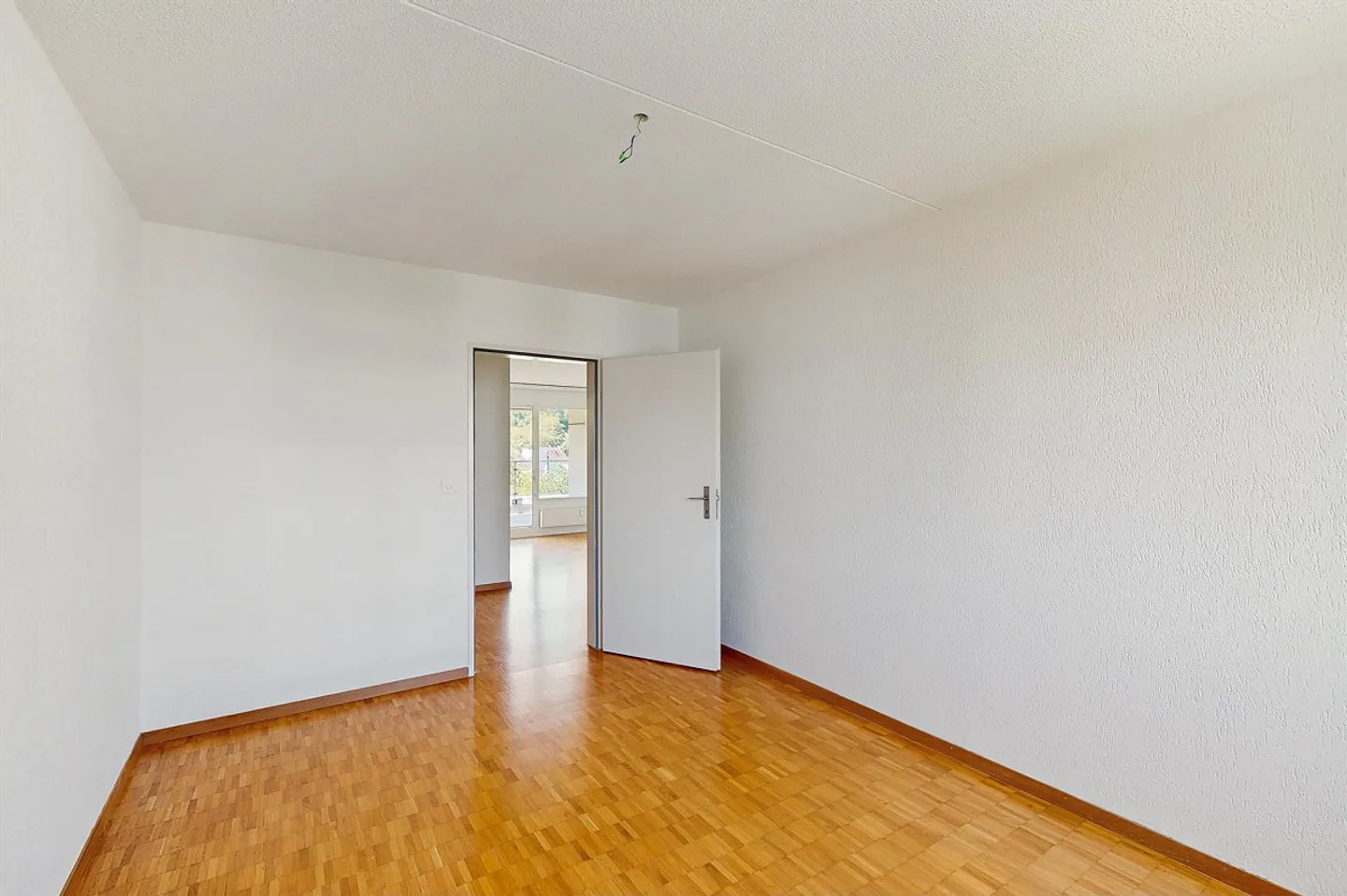 Summer Special: Move in now and receive a CHF 1,000 moving voucher - Photo 11 of 13