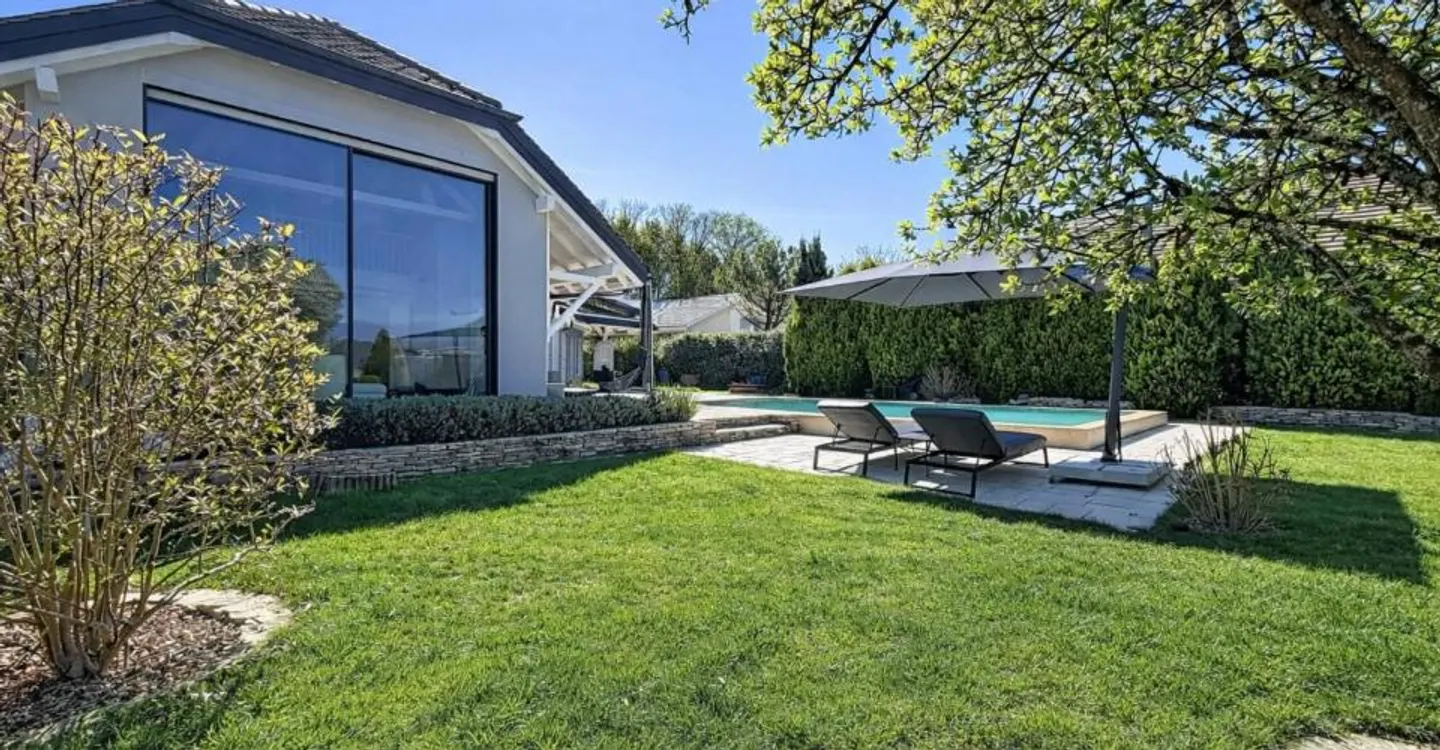 Exceptional villa with infinity pool - Photo 3 of 11