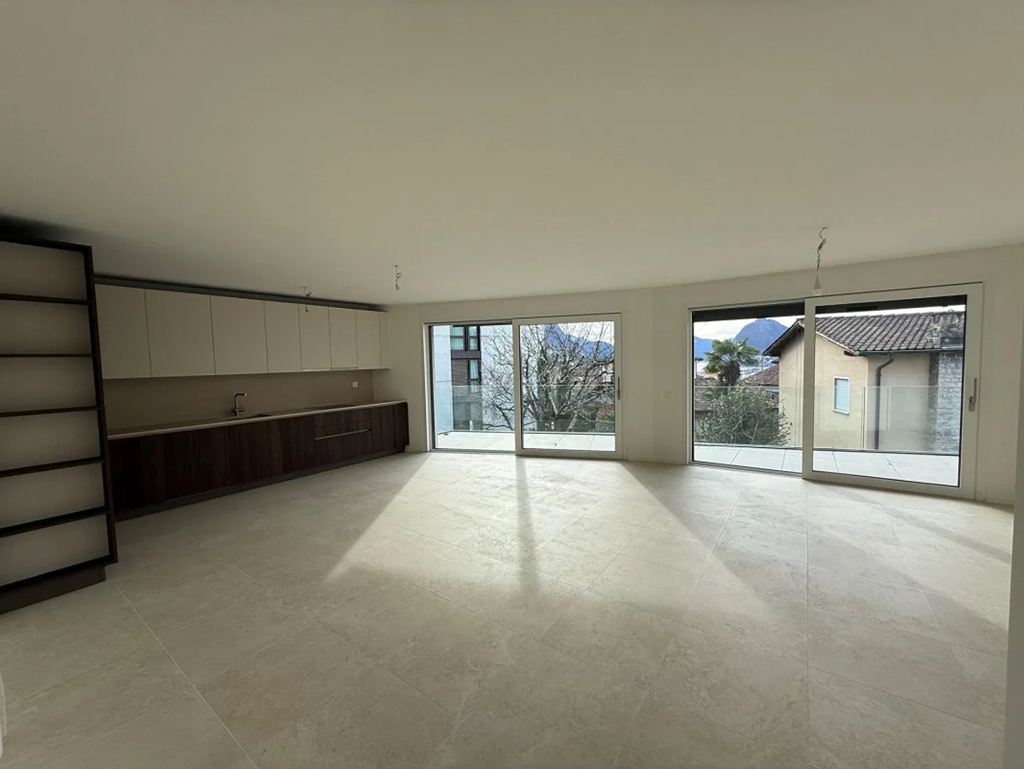 Wonderful 3.5-room apartment in first rental in Canobbio - Photo 2 of 6