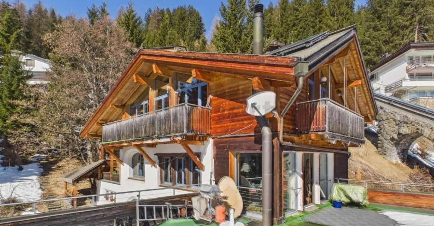 3.5-room apartment with stunning views of the mountains around Davos - Photo 1 of 12