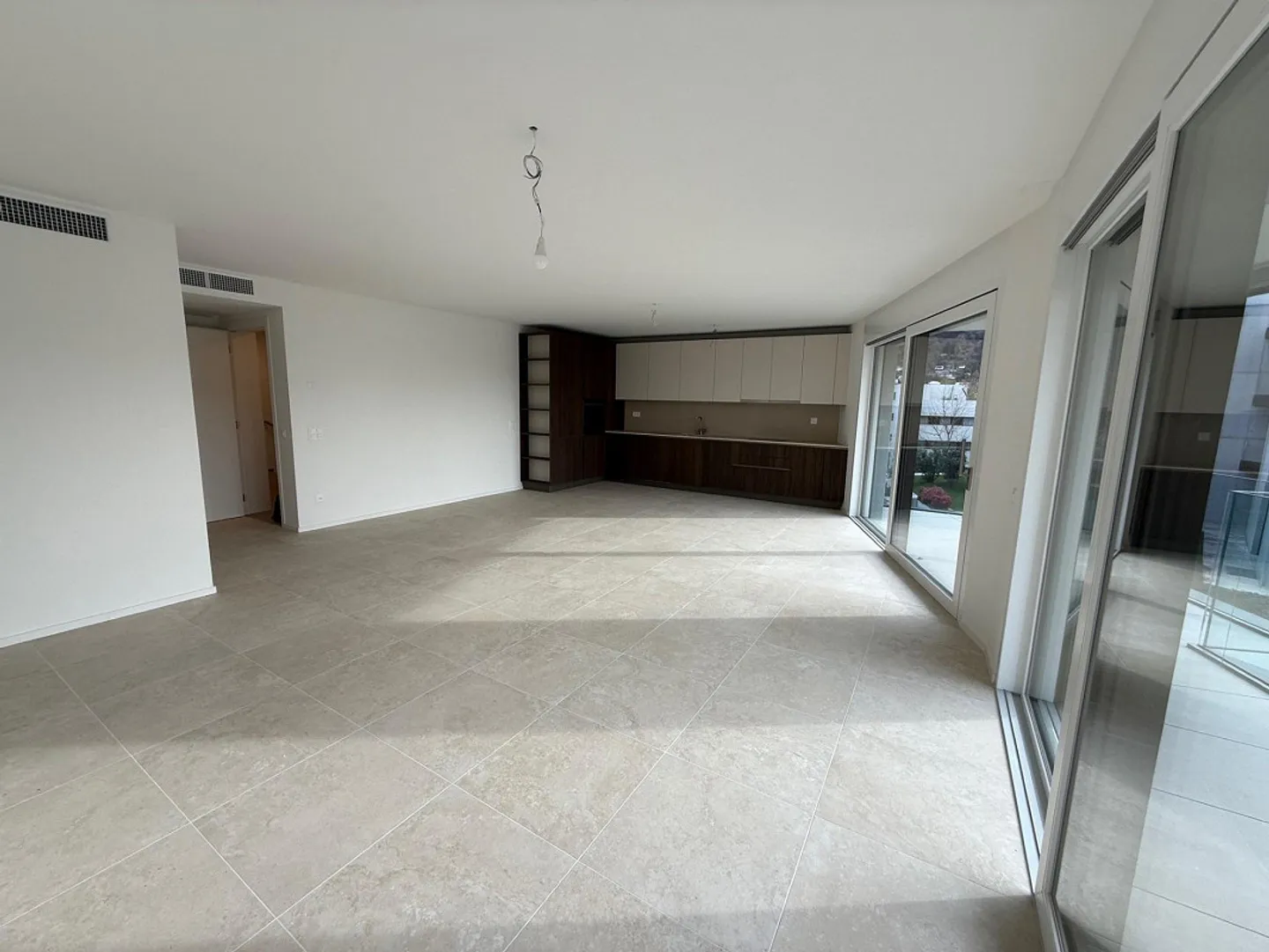 Wonderful 3.5-room apartment in first rental in Canobbio - Photo 3 of 6