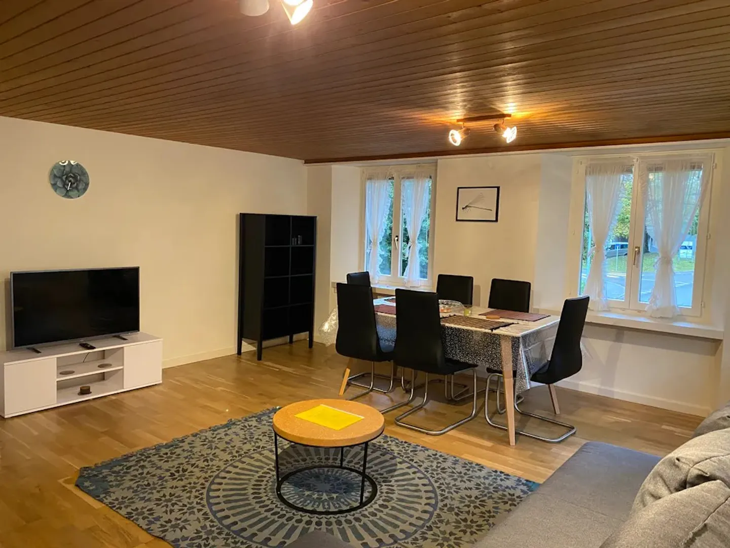 Apartment for rent - Photo 2 of 10