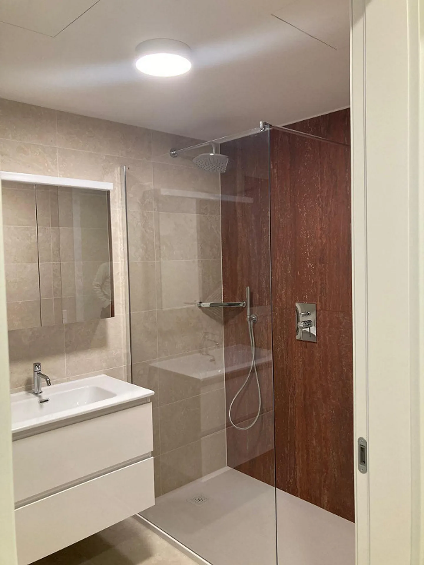 Wonderful 3.5-room apartment in first rental in Canobbio - Photo 5 of 6