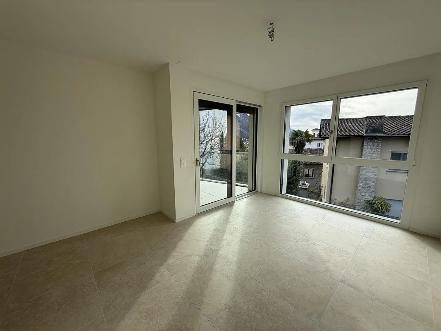 Wonderful 3.5-room apartment in first rental in Canobbio - Photo 6 of 6