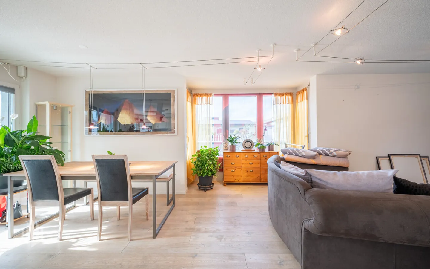 ImmoWyss - Appartement en duplex lumineux avec grande terrasse - Photo 3 sur 13