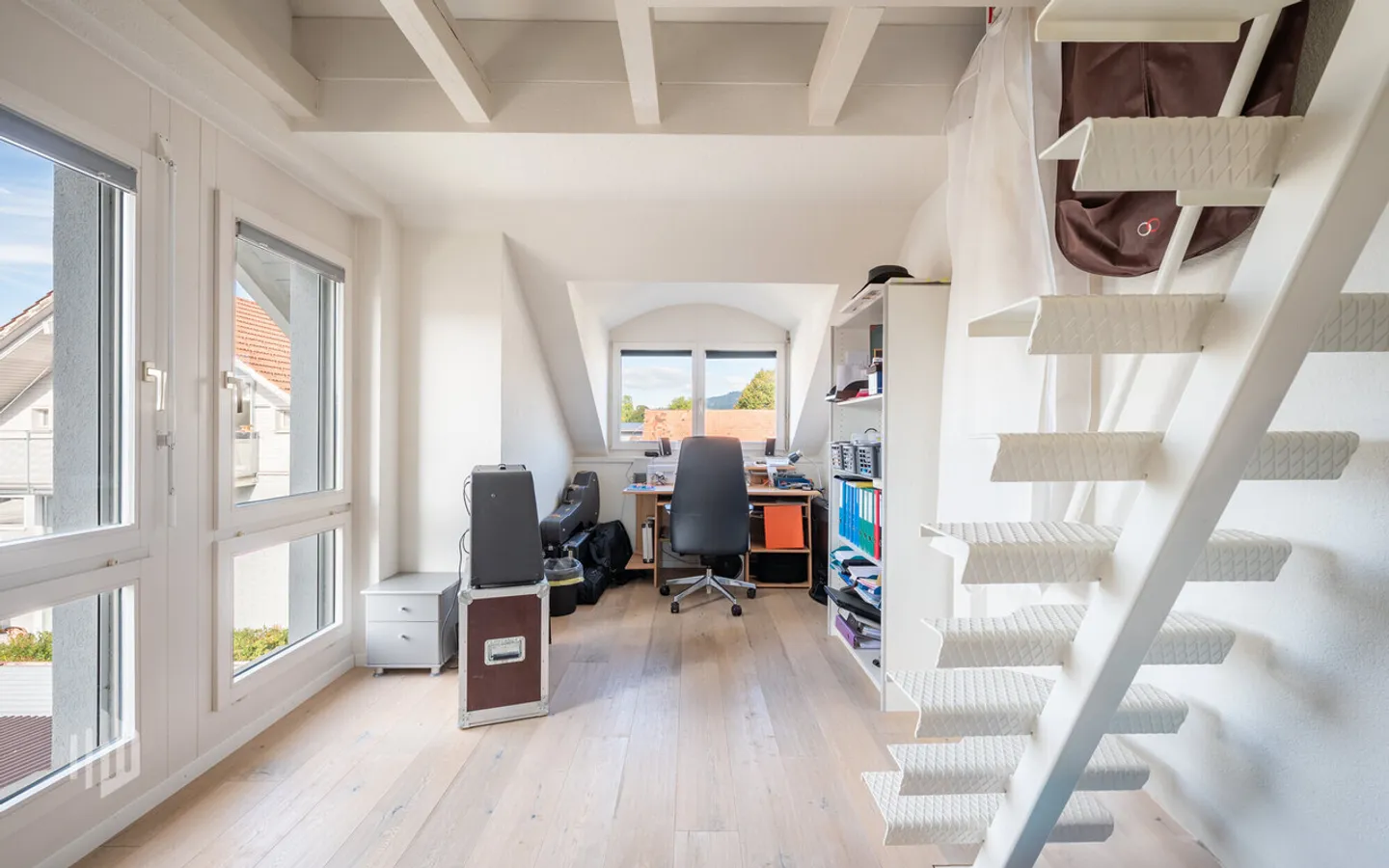 ImmoWyss - Appartement en duplex lumineux avec grande terrasse - Photo 6 sur 13