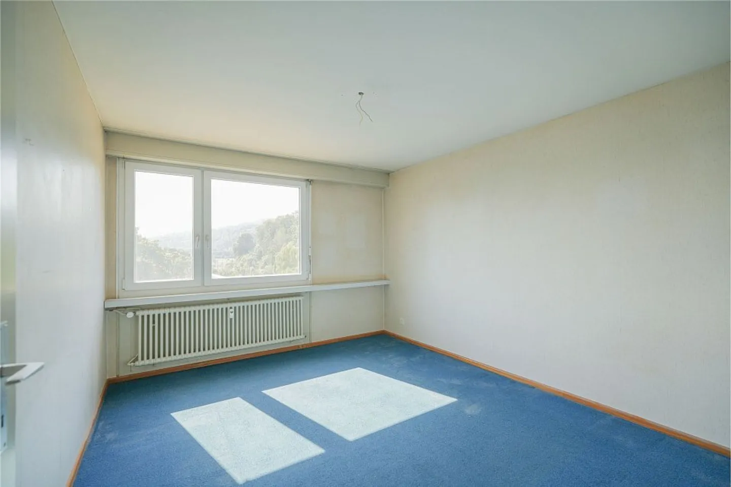 Close to the city and well connected to public transport - Photo 10 of 13