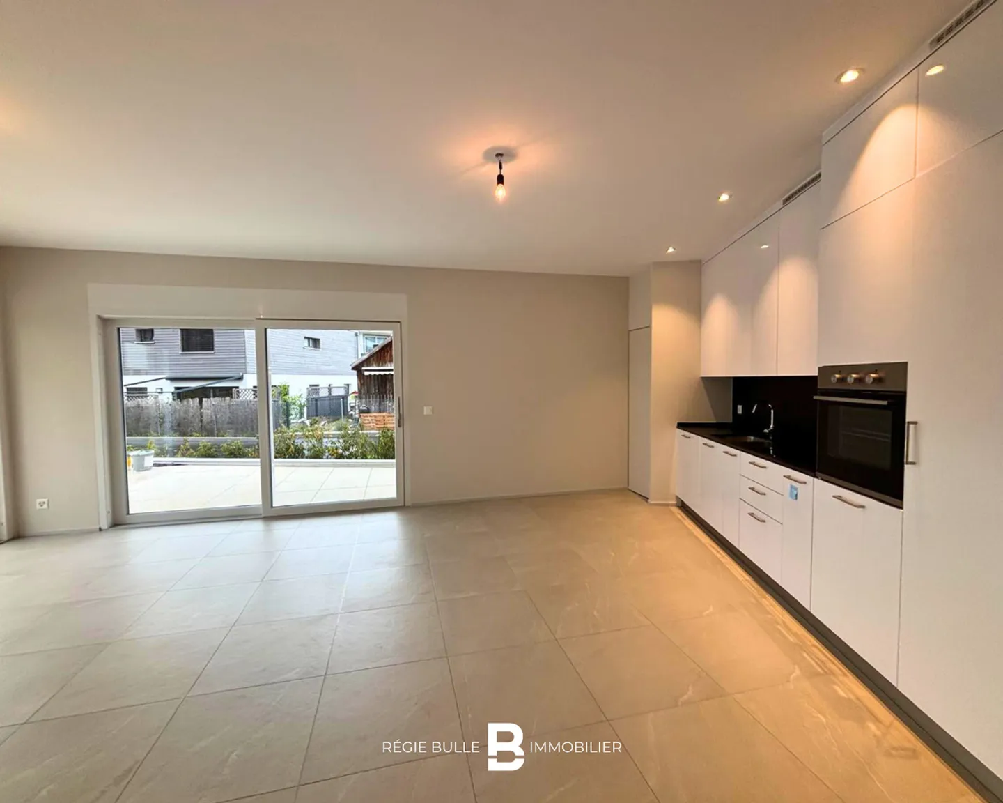 Broc - Magnifico appartamento di 4.5 stanze al piano terra in affitto - Foto 1 di 9
