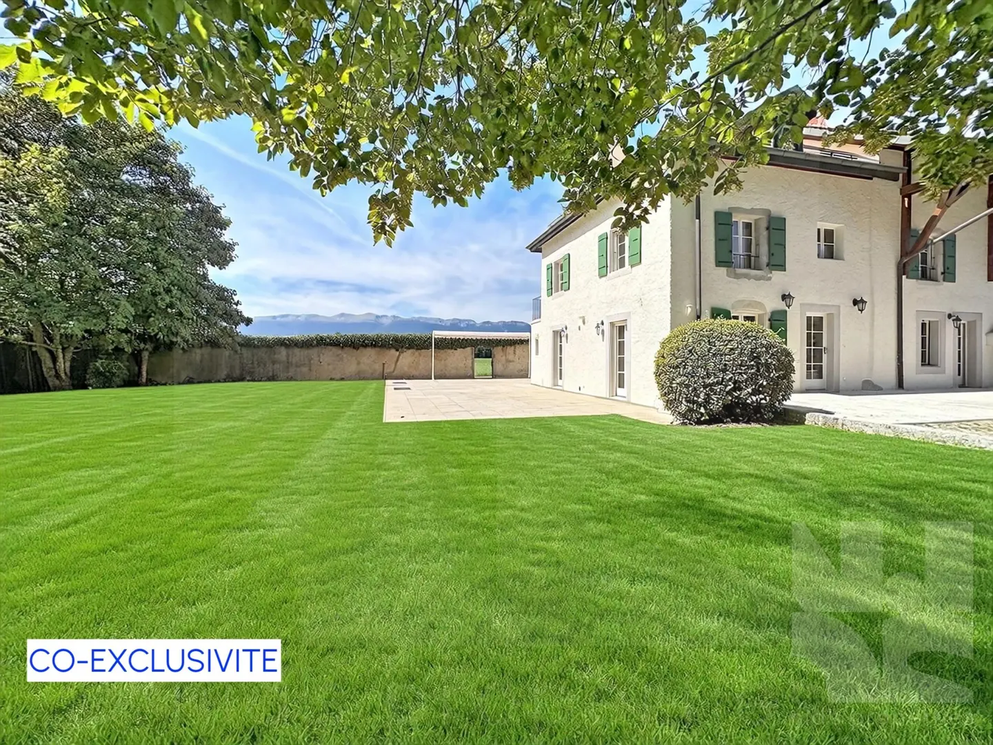 Villa Charmante avec Jardin - Photo 1 sur 3