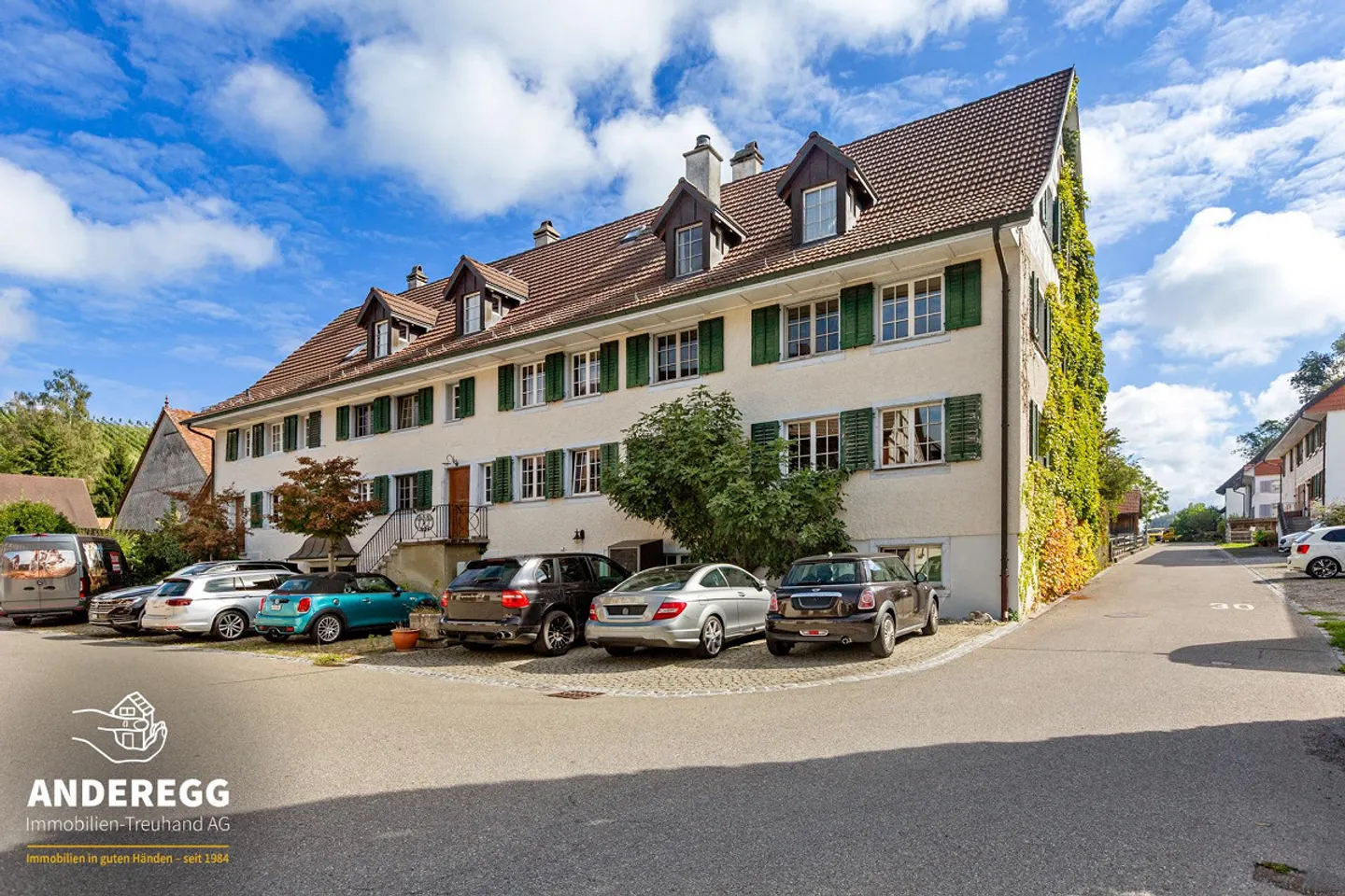 Appartamento maisonette con due posti auto esterni - Foto 2 di 15