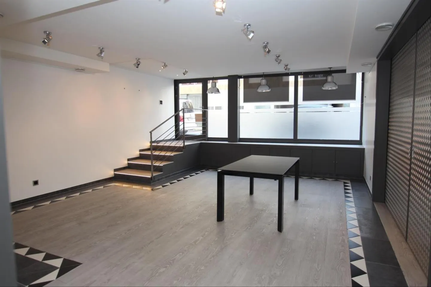 Espace Commercial au Centre-Ville - Photo 2 sur 4