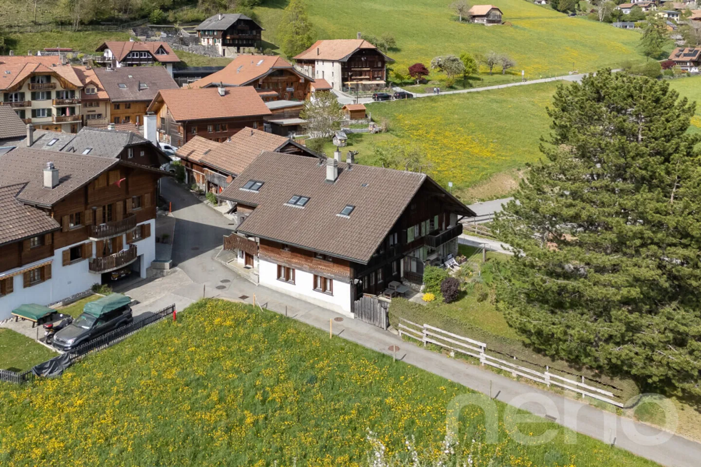 Chalet with Stunning Mountain Views - Photo 11 of 12