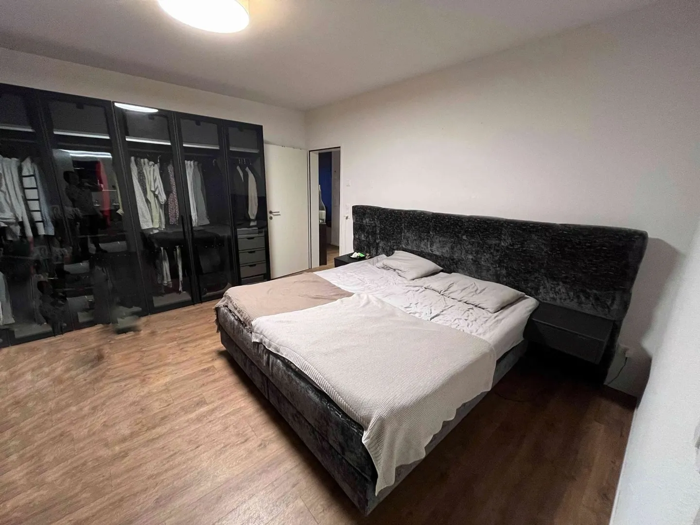 Exklusive 3.5 Zimmer Attikawohnung mit 100m2 Terrasse - Foto 7 von 11