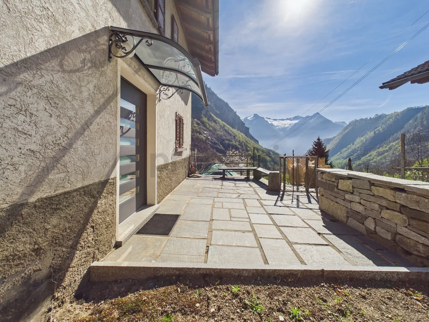 Einfamilienhaus mit Torf, Garten, Panoramablick HAUPT- UND NEBENWOHNUNG IN VAL CALANCA - Foto 4 von 13