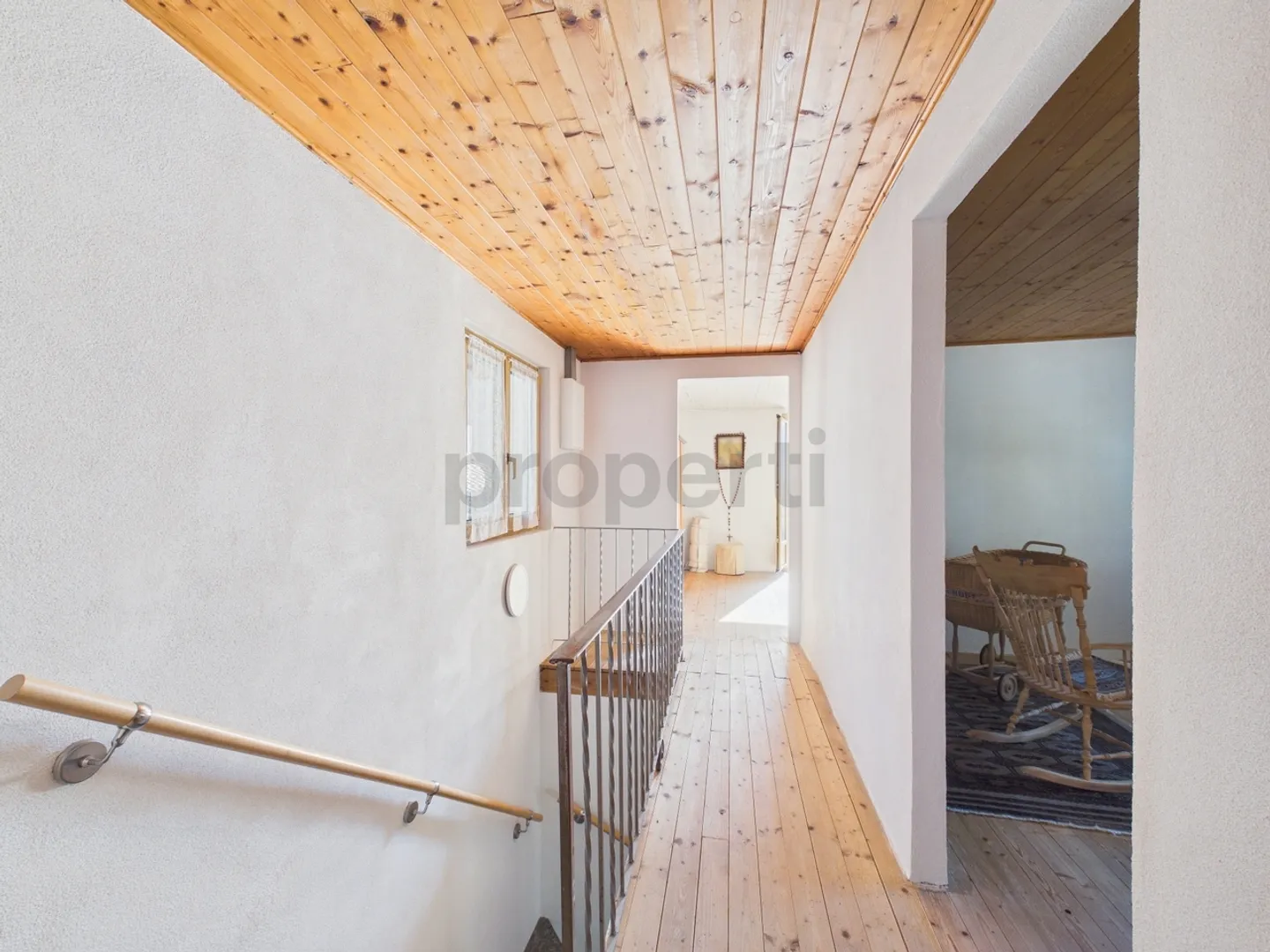 Einfamilienhaus mit Torf, Garten, Panoramablick HAUPT- UND NEBENWOHNUNG IN VAL CALANCA - Foto 8 von 13