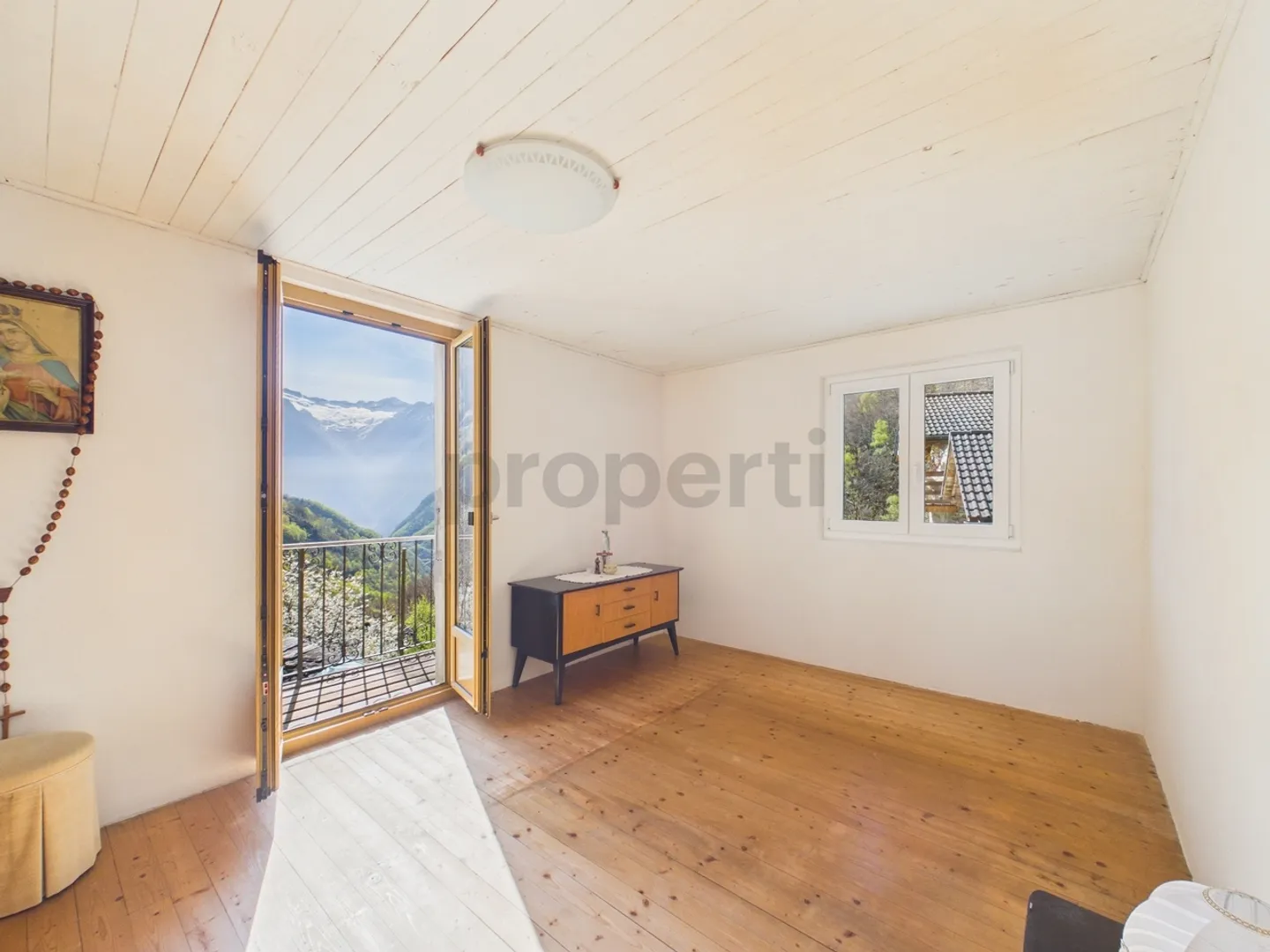 Einfamilienhaus mit Torf, Garten, Panoramablick HAUPT- UND NEBENWOHNUNG IN VAL CALANCA - Foto 9 von 13