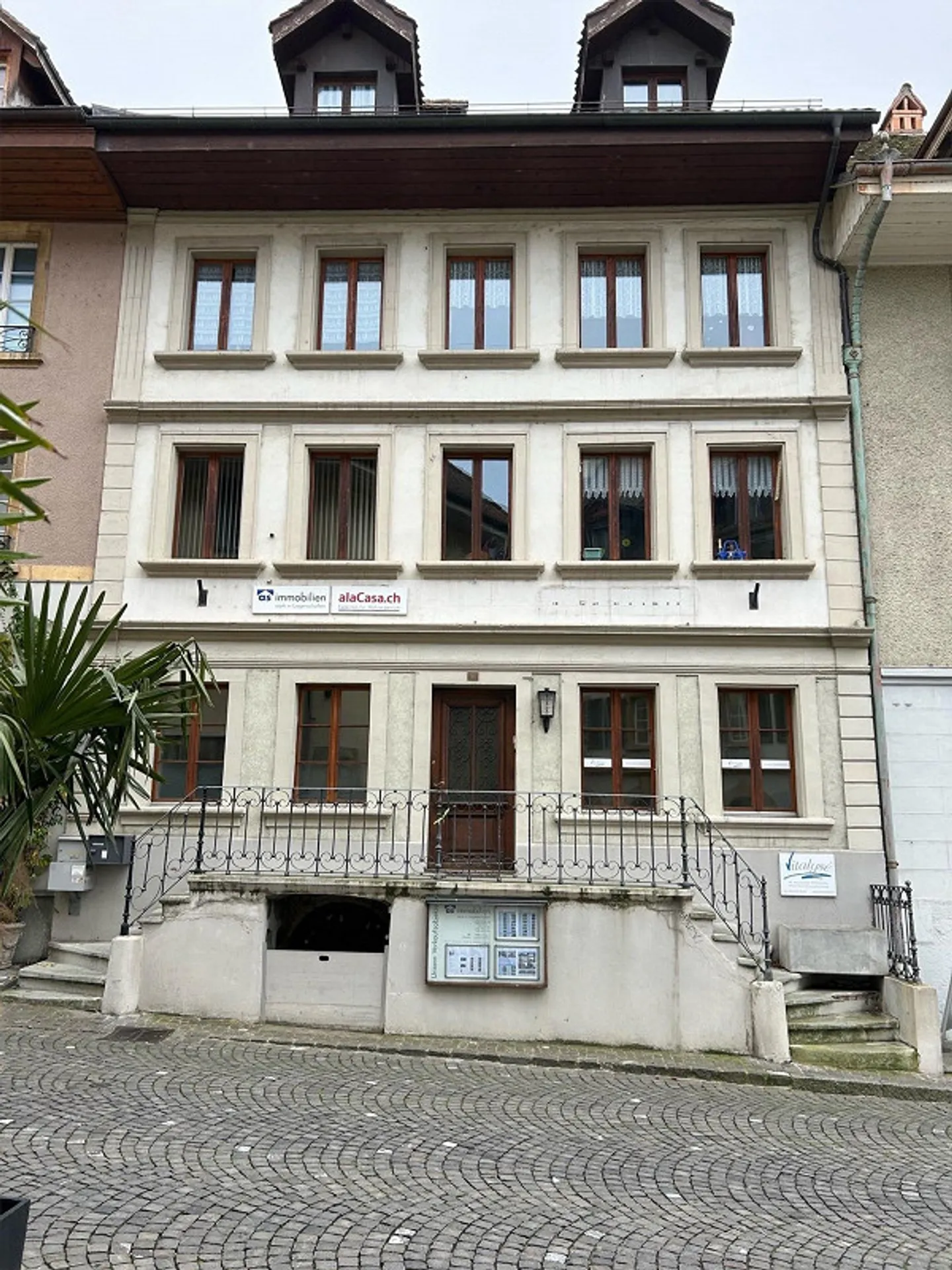Bellissimo appartamento mansardato nel cuore della città vecchia di Murten in affitto - Foto 1 di 10