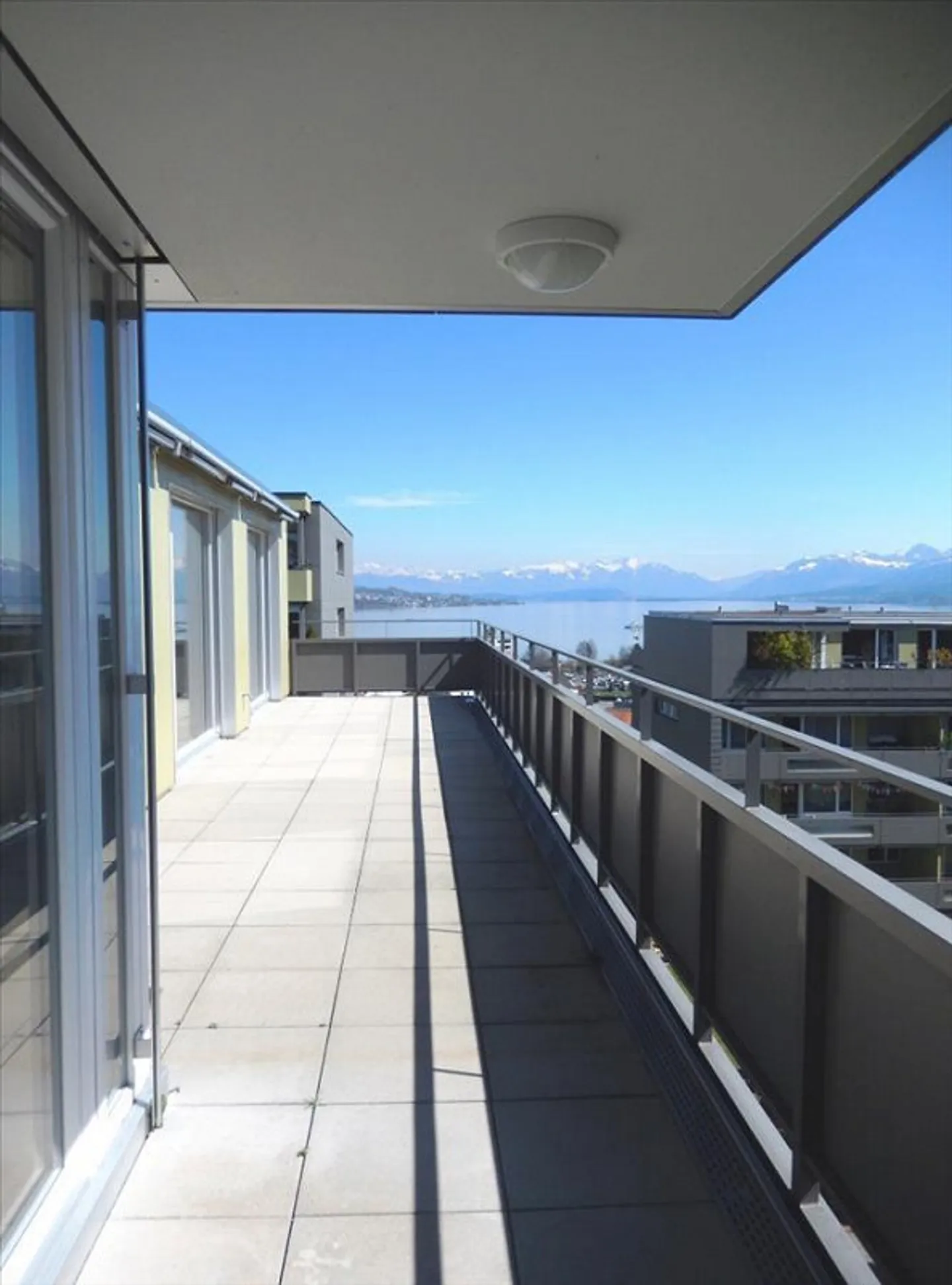 Attikawohnung mit Seeblick - Foto 1 von 6