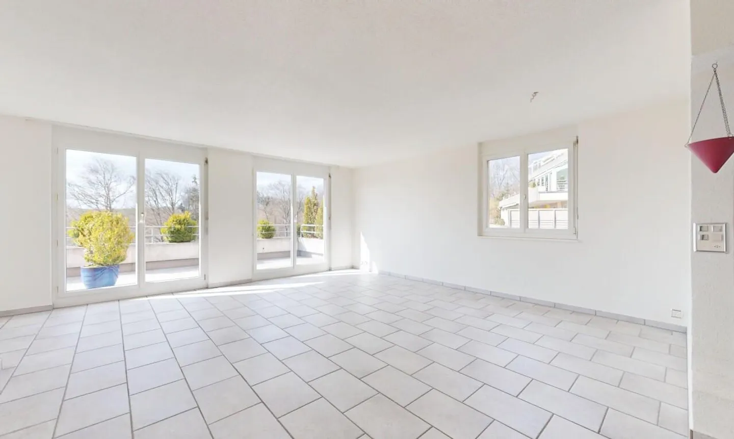 Geräumige Terrassenwohnung in Düdingen - Foto 3 von 13
