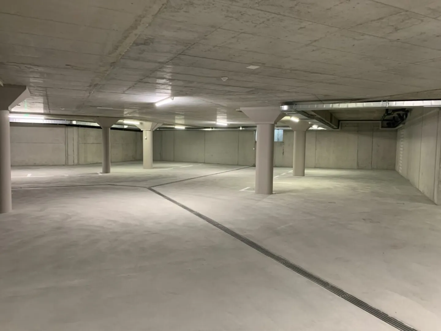 Posti auto in garage sotterraneo / Anno di costruzione 2023 - Foto 1 di 3