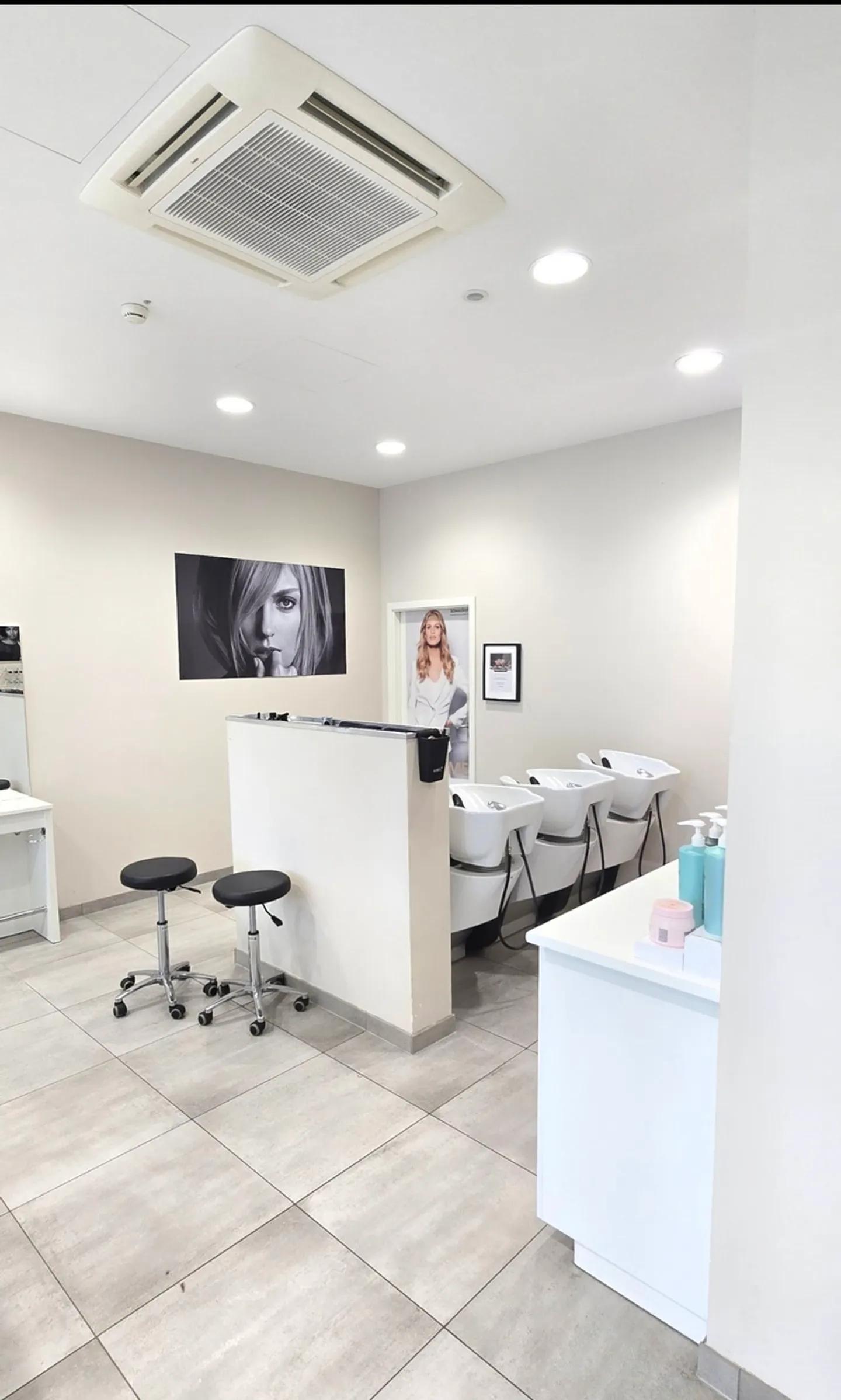 Hair Salon - Photo 6 of 12