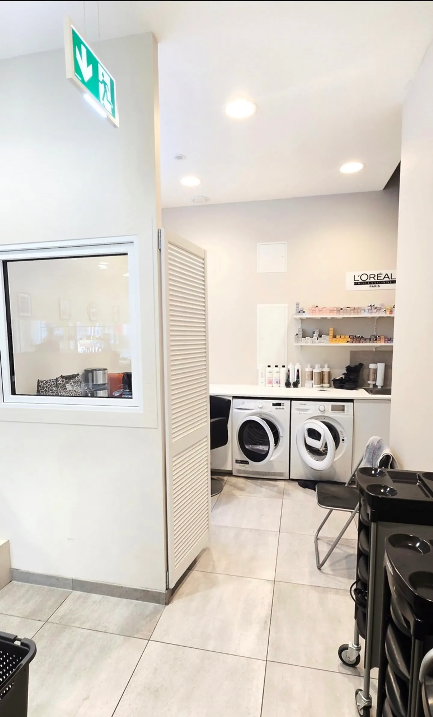 Hair Salon - Photo 8 of 12