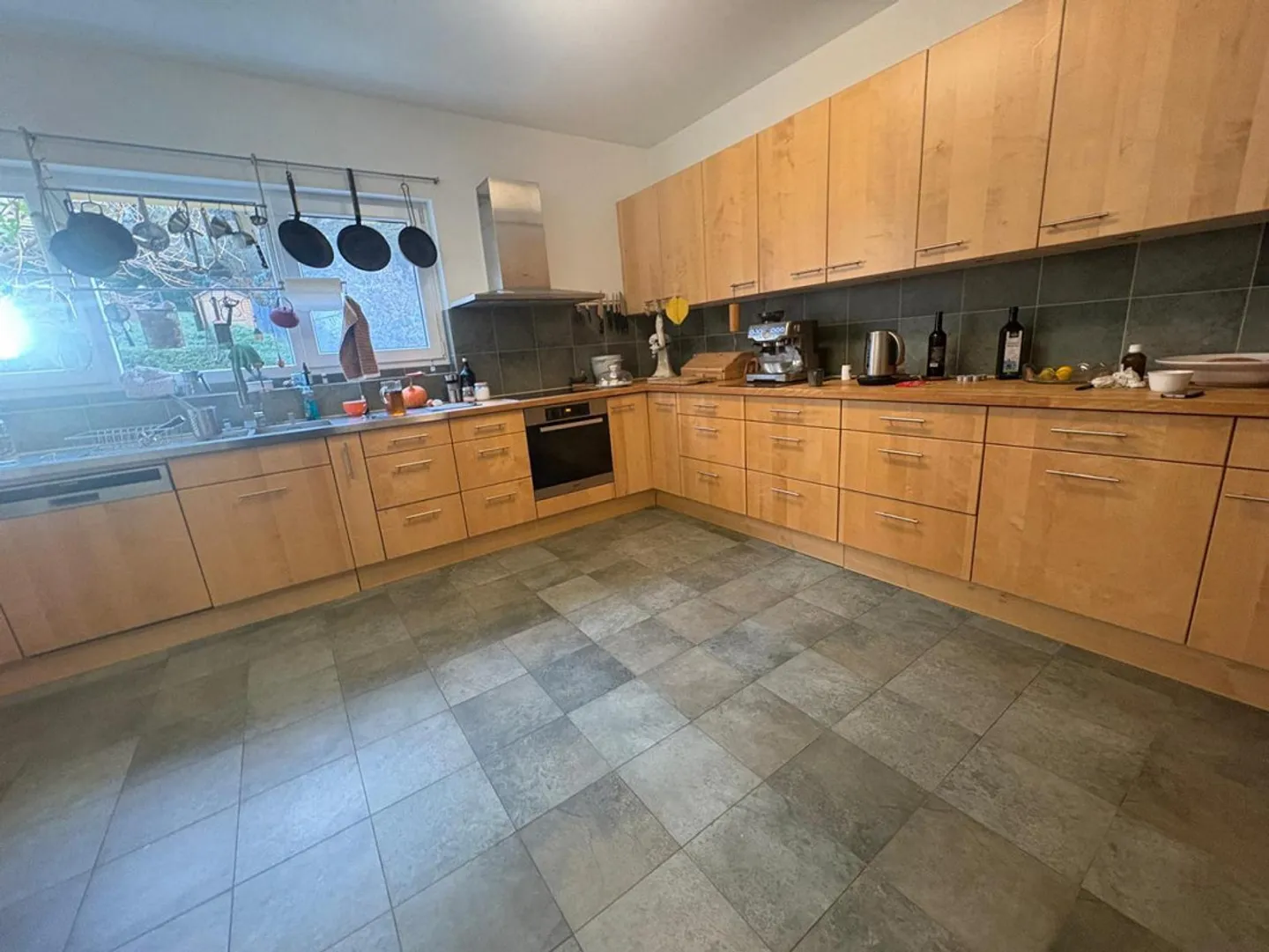 Villa de 9 pièces avec grand jardin, très calme, vue ensoleillée - Photo 6 sur 36