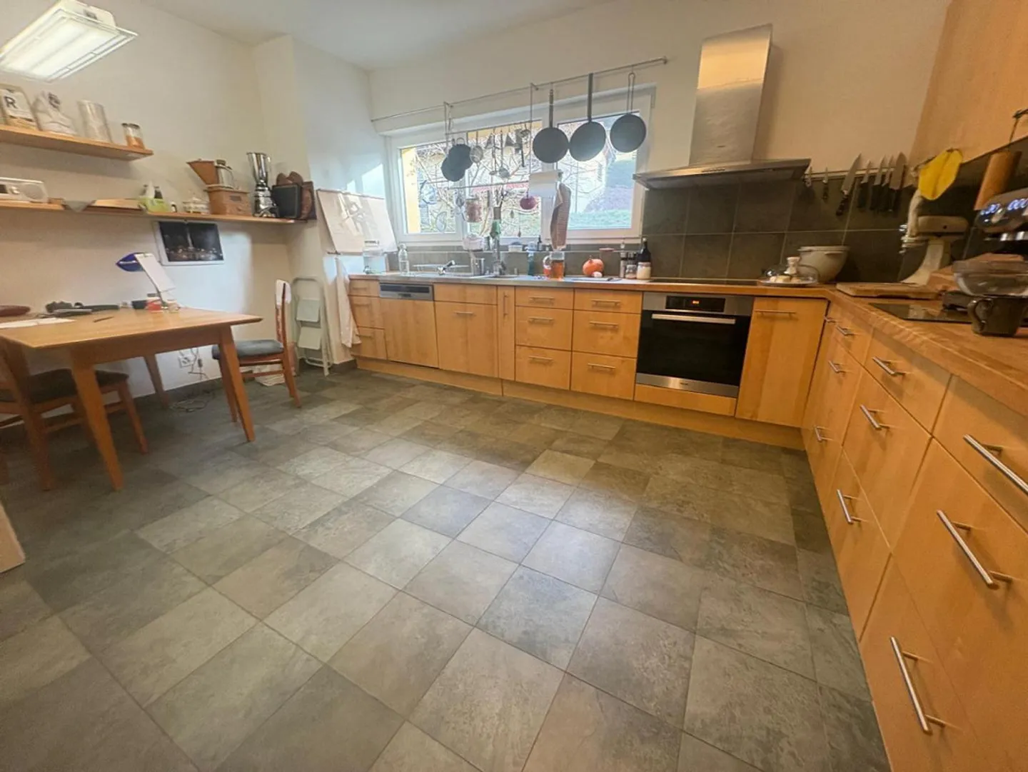 Villa de 9 pièces avec grand jardin, très calme, vue ensoleillée - Photo 7 sur 36